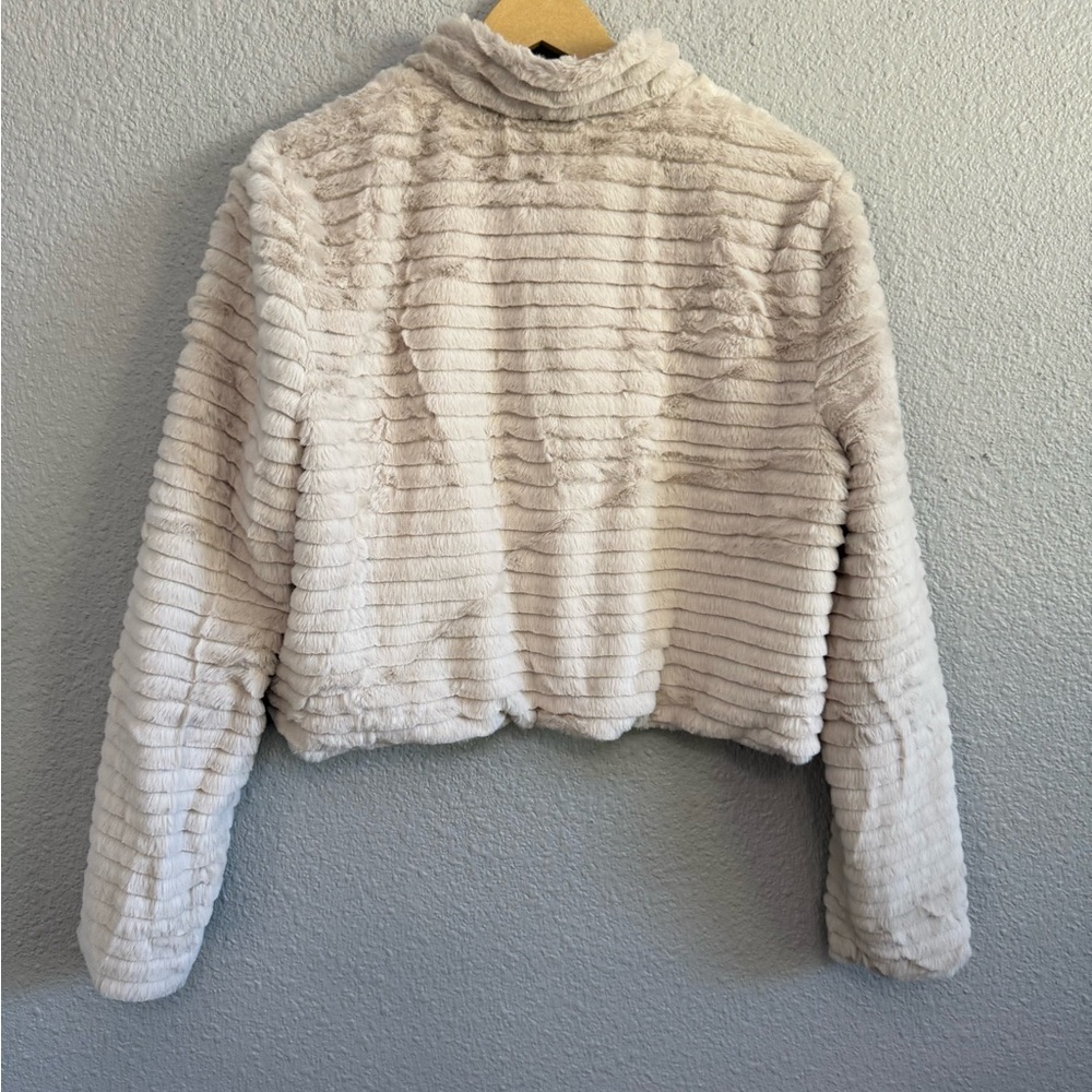 Betsey Johnson Faux Fur Chubby Mini Jacket Size Large EUC - Picture 3 of 5